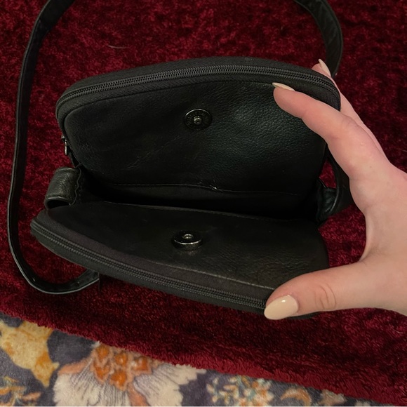 SAS Vintage black leather crossbody - Picture 8 of 12